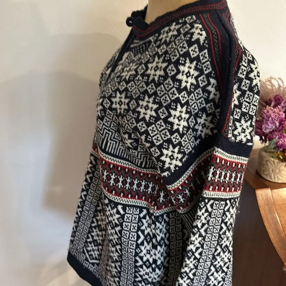 Skjaeveland of Norway wool sweater sz M navy red green white Nordic holiday - Picture 5 of 6